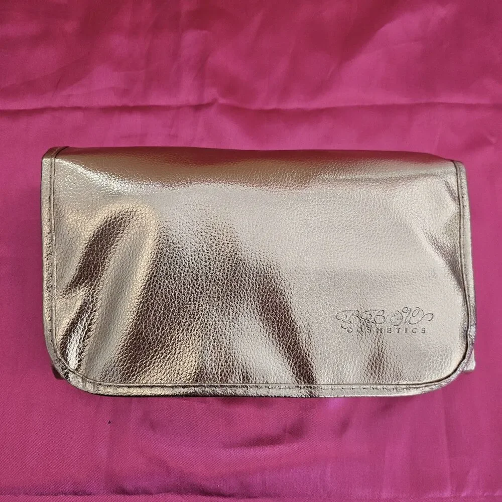 New B.B.W. Cosmetics 24 Piece Makeup Brush Set Travel Carrying Case Gold